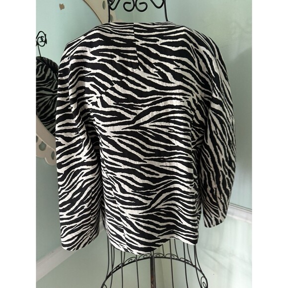 Chicos  Women's White Black Bi-Color Zebra Animal Print Blazer Jacket  Sz 0 S - Picture 7 of 8